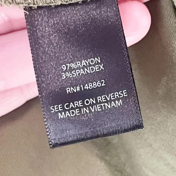 Torrid Green Lightweight Sleeveless Dress with Chain Detail at Neck Plus Size 2X - Picture 7 of 8